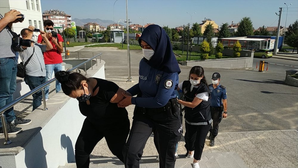 Hemşirelik Öğrencisinin Çete Üyelerine Sahte Reçete Düzenlediği İddiası