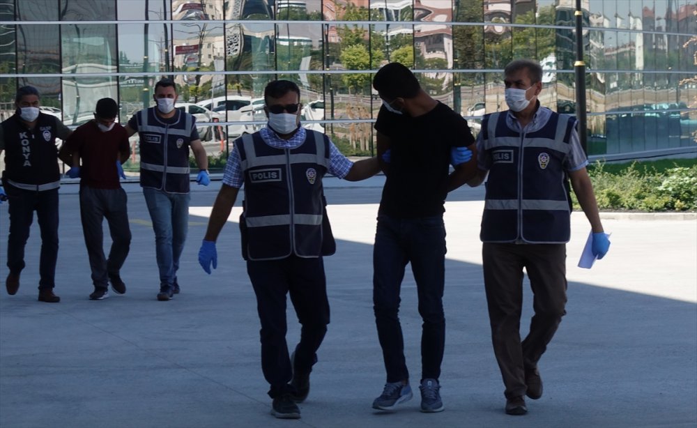 Konya'da Kağıt Toplayıcıyı Darbederek Aracını Gasbeden Kardeşler Tutuklandı