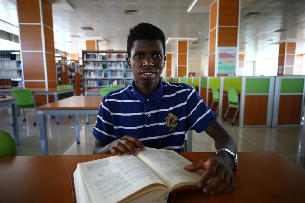 Pilot Olma Hayallerini Gerçekleştirmek İçin Türkiye'yi Seçtiler