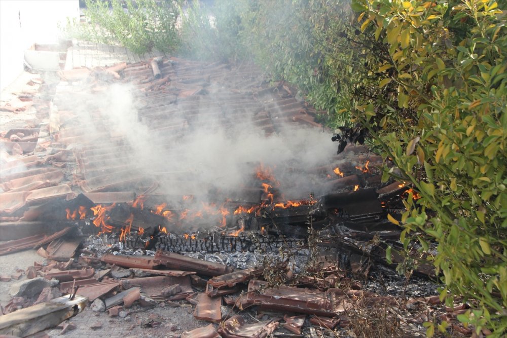 Güncelleme - Antalya'da Hamamda Başlayan Yangın Kontrol Altına Alındı