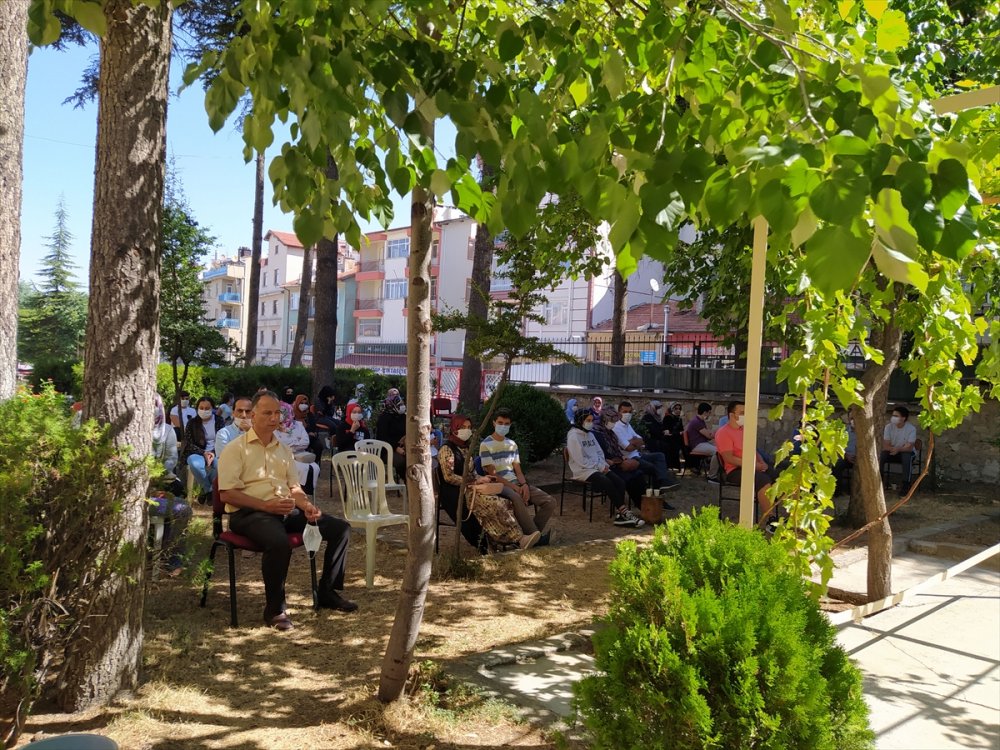 Beyşehir'de Lgs'de Başarı Gösteren Öğrenciler Altınla Ödüllendirildi