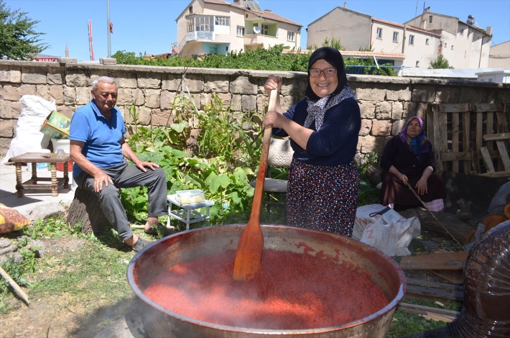 Kayseri'de Ev Salçası Mesaisi Başladı