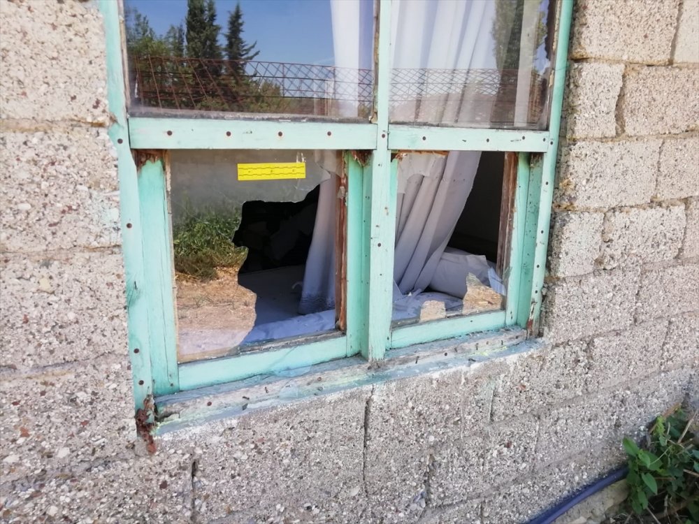 Yeğeni Ve Komşusunu Silahla Öldüren, İki Kişiyi Yaralayan Zanlı Jandarmaya Teslim Oldu