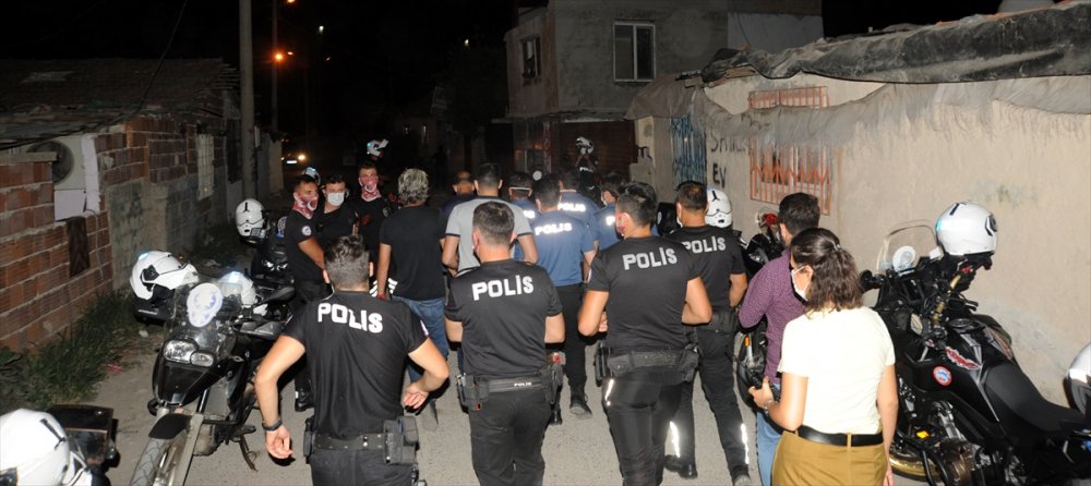 Antalya'da Narkotik Operasyonunda Bir Polis Taşla Yaralandı