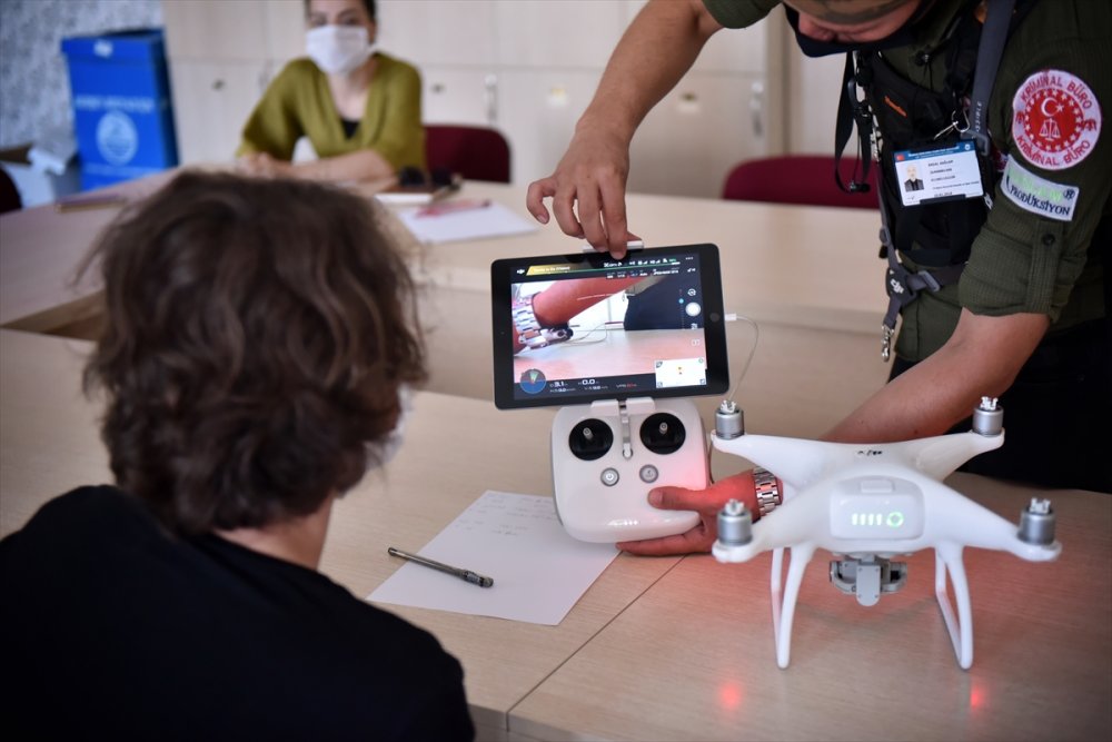 Eğitim Verilen Mersinli Çocuklar İlk Kez Drone Uçurmanın Heyecanını Yaşıyor