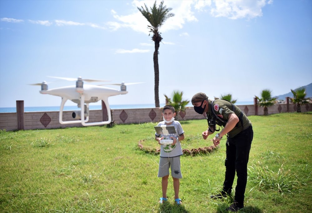 Eğitim Verilen Mersinli Çocuklar İlk Kez Drone Uçurmanın Heyecanını Yaşıyor