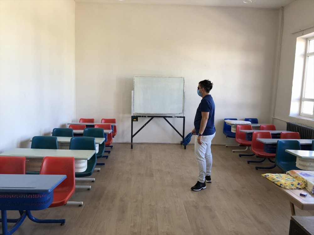 Kaymakam, Tebdili Kıyafetle Kovid-19 Denetimi Yaptı