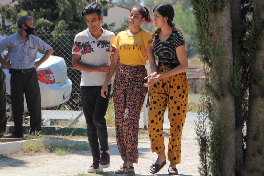 Antalya'da Eşi Tarafından Bıçaklanarak Öldürülen Kadının Cenazesi Defnedildi