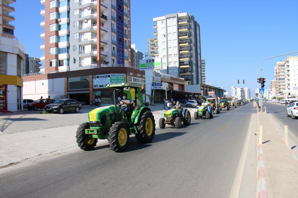 Bölgesel Amatör Ligi'ne Yükselmeyi Traktörlü Konvoyla Kutladılar