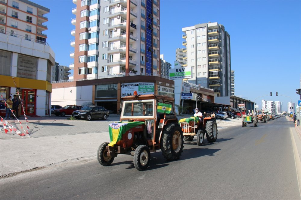 Bölgesel Amatör Ligi'ne Yükselmeyi Traktörlü Konvoyla Kutladılar