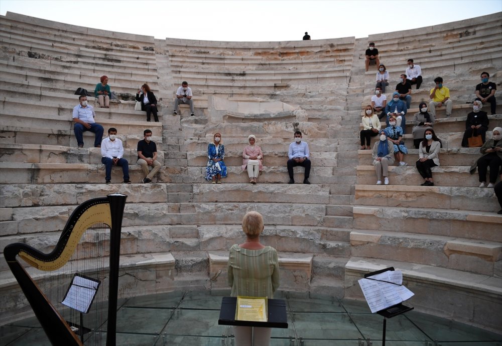Tedavi Edilen Caretta Carettalar Doğal Yaşam Alanlarına Bırakıldı