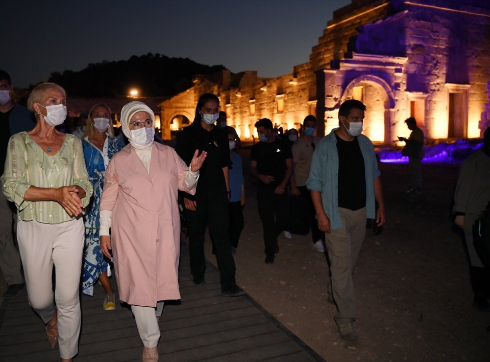 Tedavi Edilen Caretta Carettalar Doğal Yaşam Alanlarına Bırakıldı