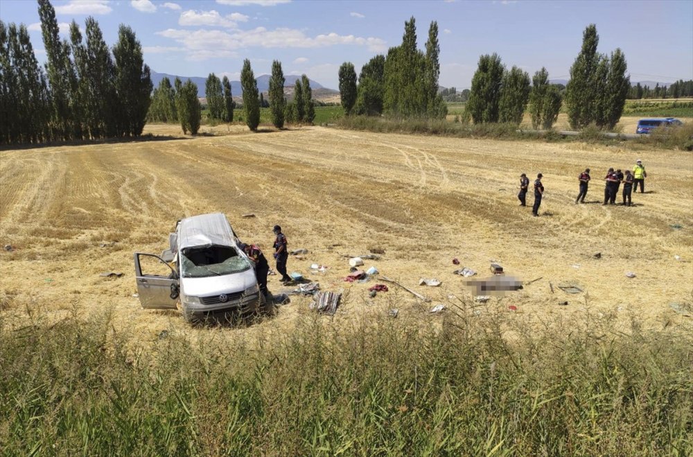 Konya'da Minibüs Devrildi: 2 Ölü