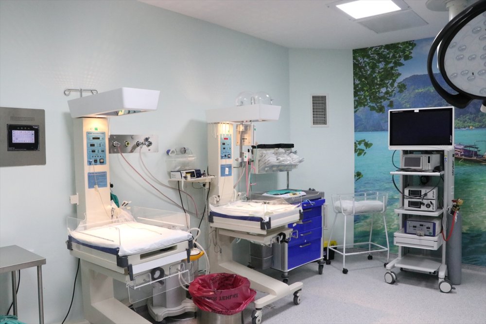 Niğde Ömer Halisdemir Üniversitesi Hastanesine 24 Yataklı Yoğun Bakım Servisi Yapıldı