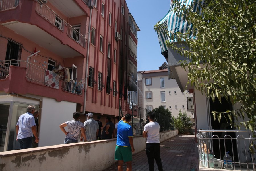 Apartman Dairesinde Çıkan Yangın Hasara Yol Açtı