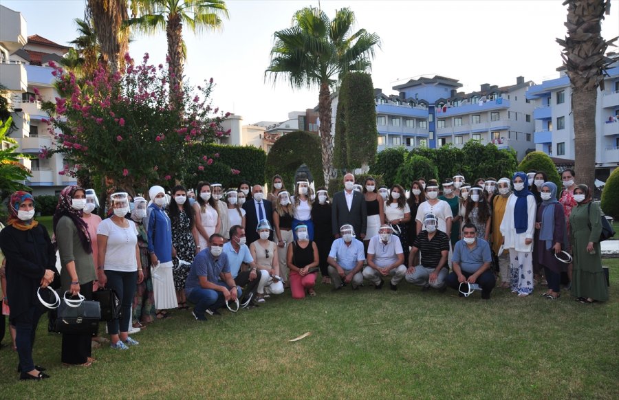 Kadın Çalışanların Sorunları Antalya'daki Toplantıda Ele Alındı