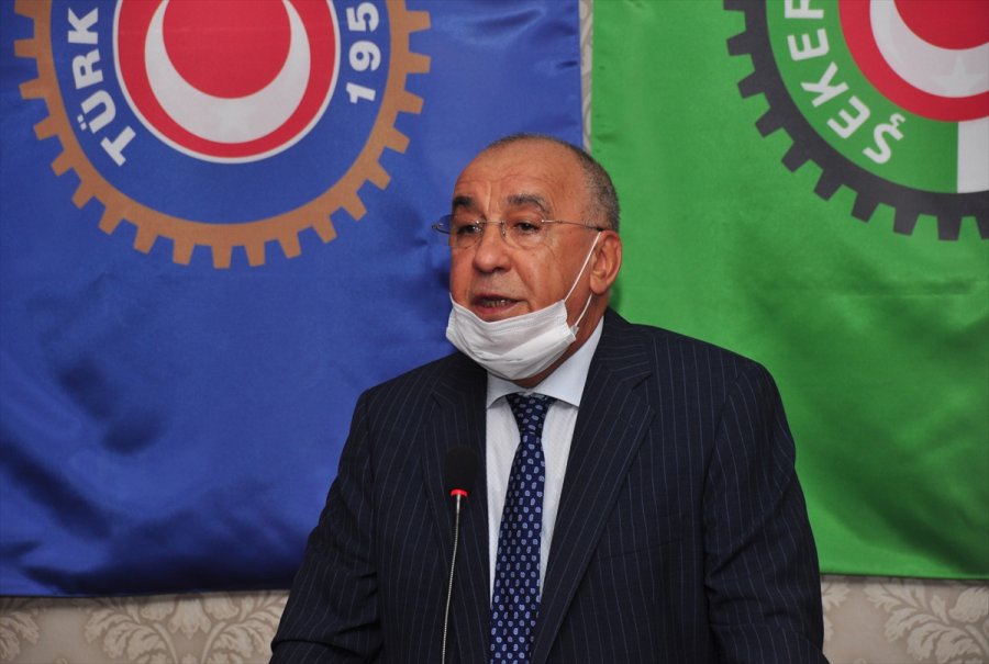 Kadın Çalışanların Sorunları Antalya'daki Toplantıda Ele Alındı