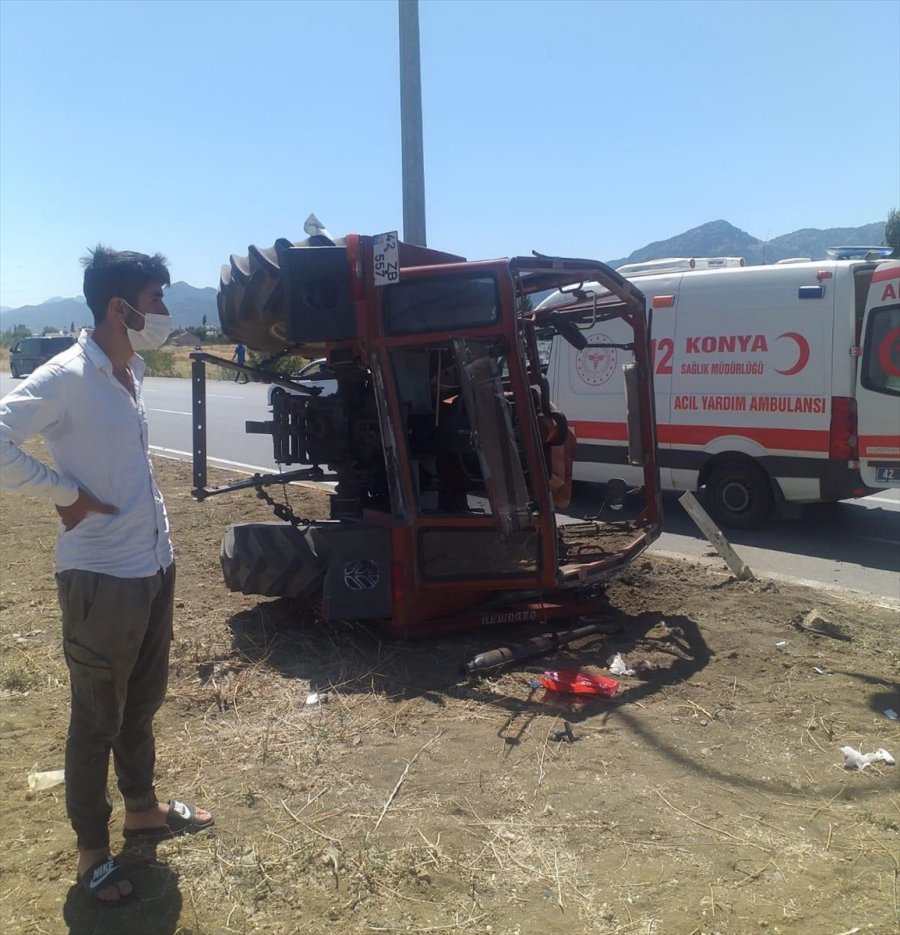 Konya'da Ehliyetsiz Sürücünün Kullandığı Traktör İle Otomobil Çarpıştı: 4 Yaralı