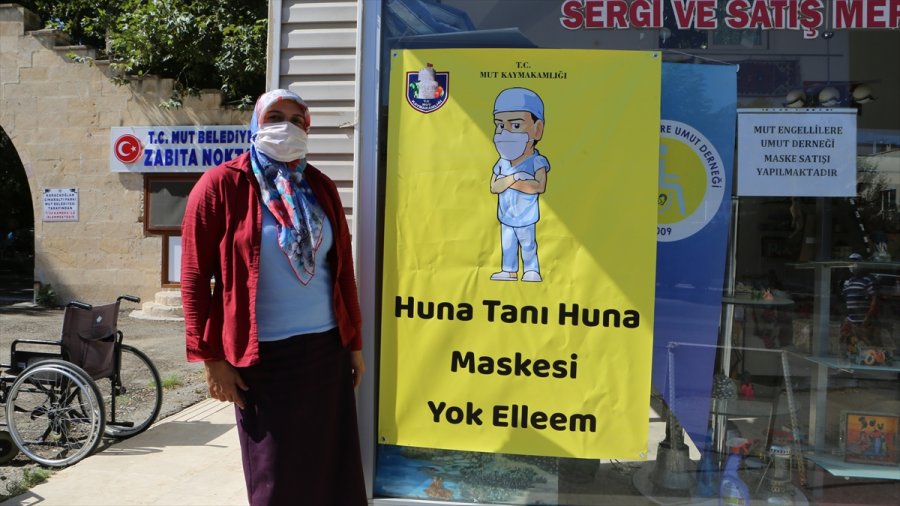 Mersin'de Afişlerde Yerel Şive İle Sosyal Mesafe Ve Maske Uyarısı