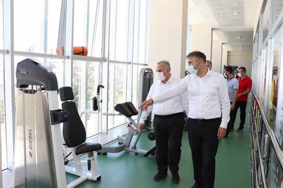 Ak Parti Karaman Milletvekili Şeker Spor Yatırımlarını İnceledi