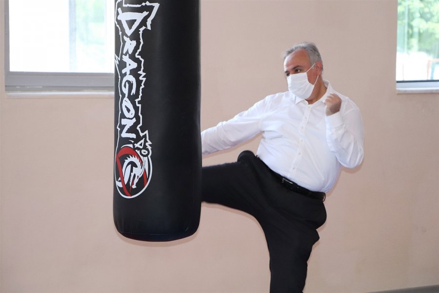 Ak Parti Karaman Milletvekili Şeker Spor Yatırımlarını İnceledi