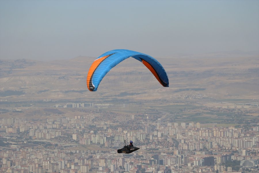 Ali Dağı Yamaç Paraşütü Türkiye Mesafe Şampiyonası Kayseri'de Devam Ediyor