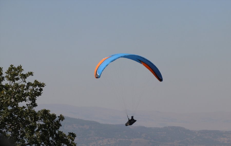 Ali Dağı Yamaç Paraşütü Türkiye Mesafe Şampiyonası Kayseri'de Devam Ediyor