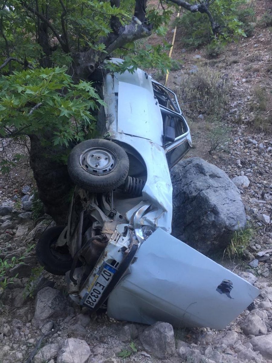 Antalya'da Uçuruma Devrilen Otomobilin Sürücüsü Öldü