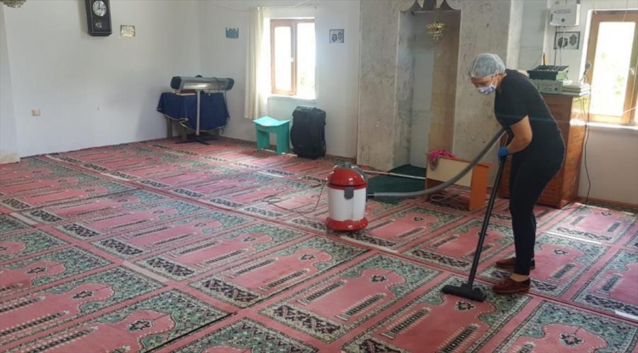 Beypazarı İlçesindeki Camilerde Temizlik Çalışmaları