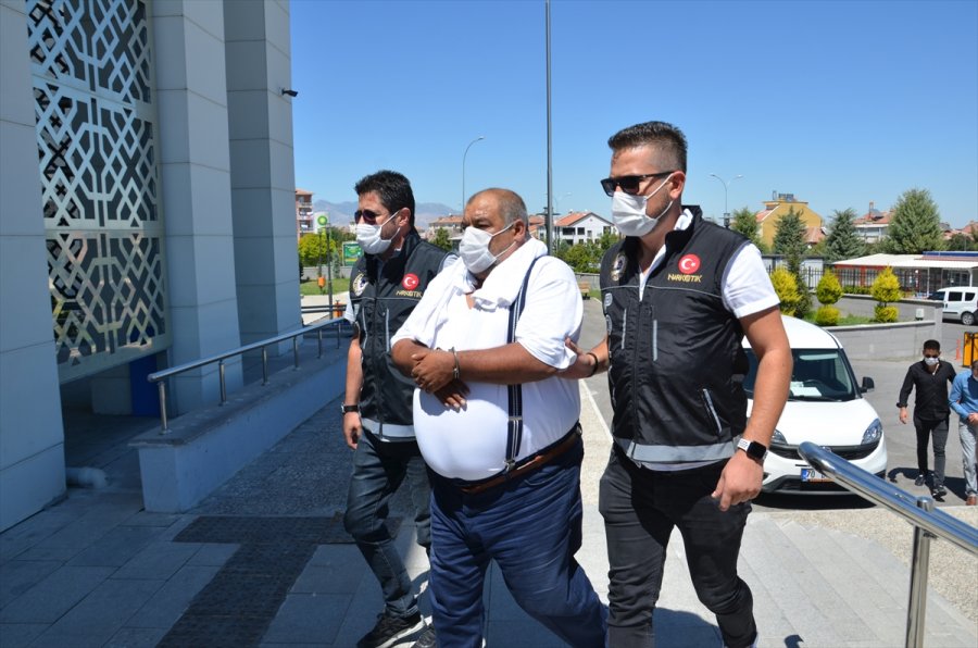 Karaman'da Dolandırıcılık Şüphelisi 2 Kişi Tutuklandı