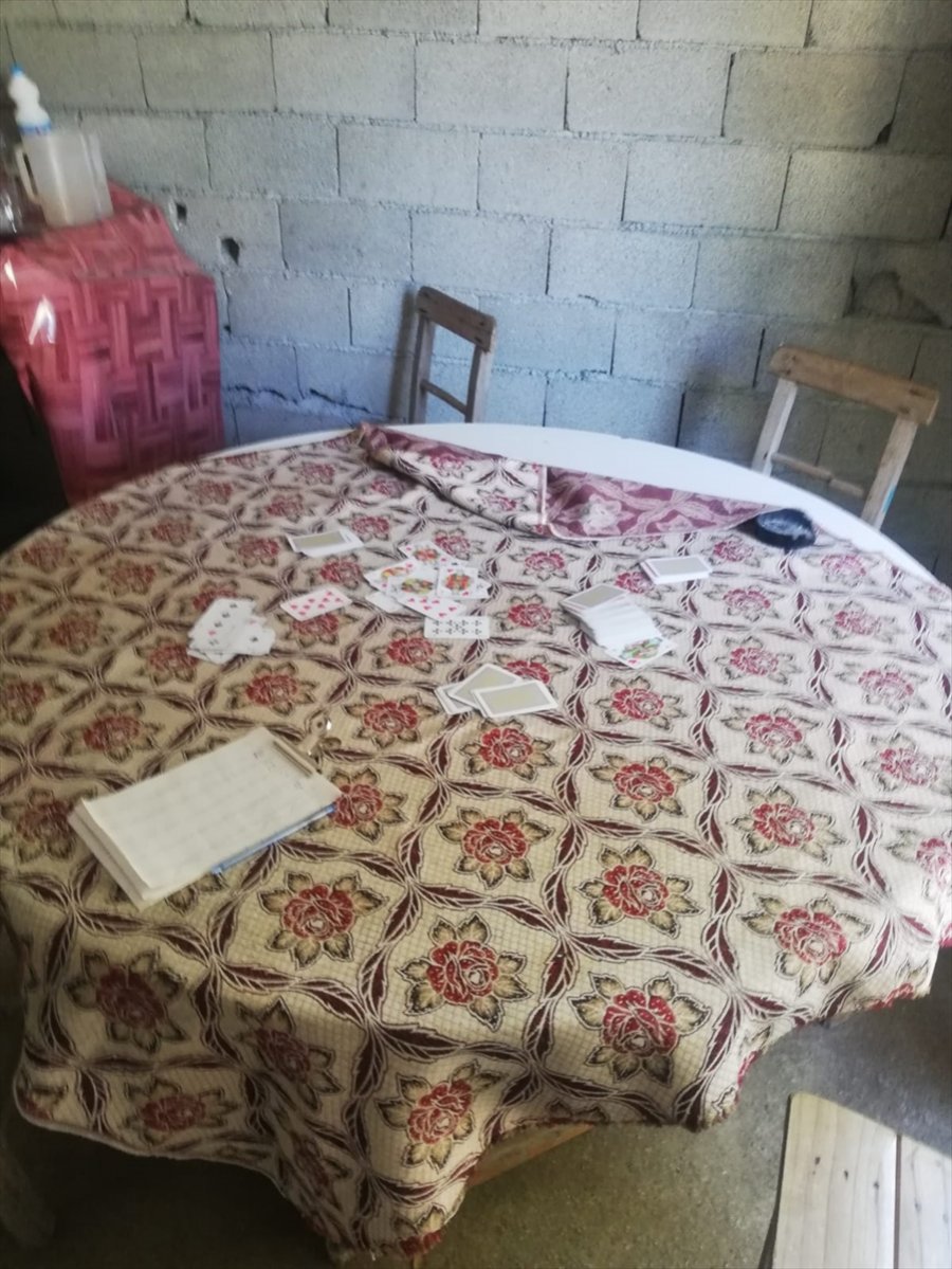 Karaman'da Kahvehanede Oyun Oynayanlara Para Cezası