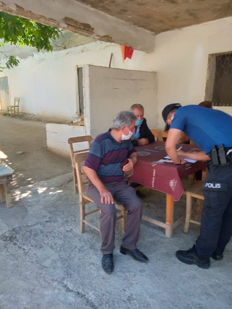 Karaman'da Kahvehanede Oyun Oynayanlara Para Cezası