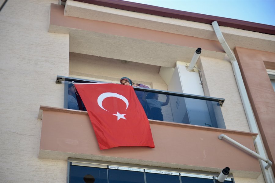 Mersin'deki Otobüs Kazasında Yaralanan Askerlerden Biri Şehit Oldu