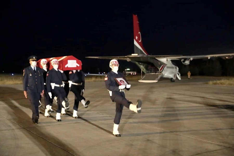 Güncelleme - Mersin'de Hastanede Şehit Olan Erin Ailesine Şehadet Haberi Verildi