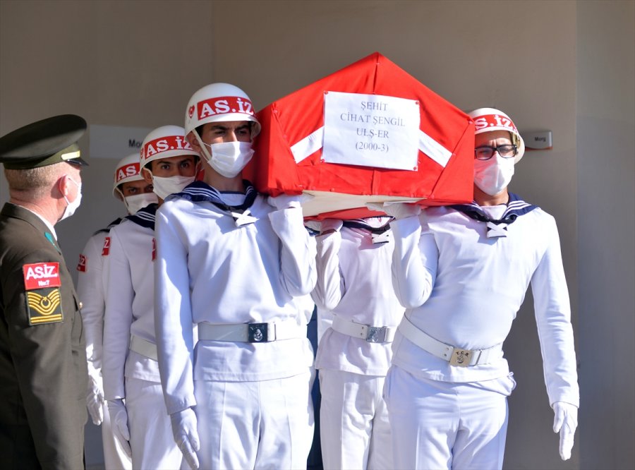 Mersin'de Tedavi Gördüğü Hastanede Şehit Düşen Asker Memleketine Uğurlandı