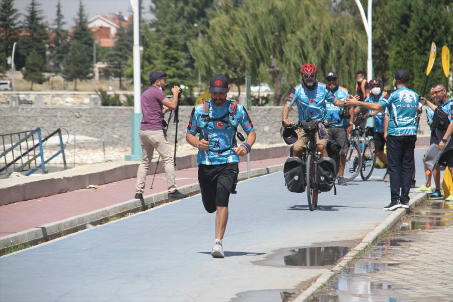 Dört Sporcu Zafer Bayramı İçin Beyşehir Gölü'nde Buluştu
