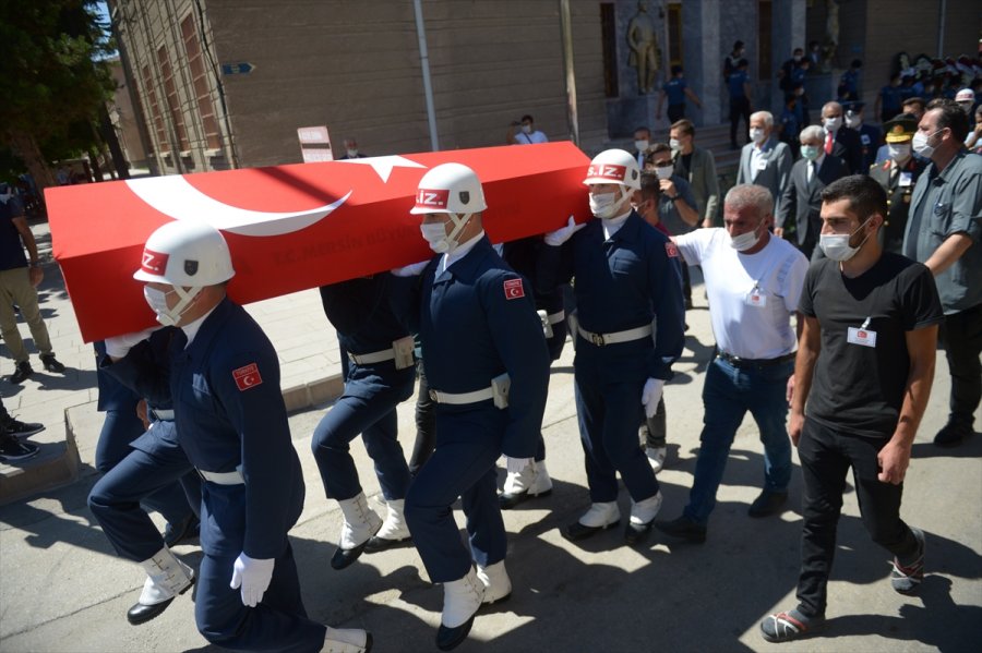 Mersin'deki Kaza Sonrası Hastanede Şehit Olan Er Cihat Şengil Son Yolculuğuna Uğurlandı