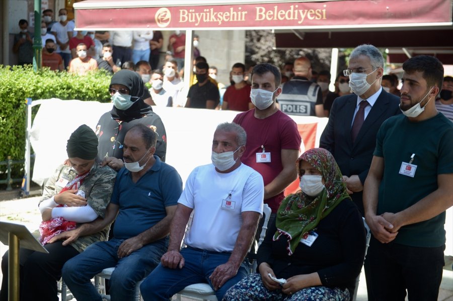 Mersin'deki Kaza Sonrası Hastanede Şehit Olan Er Cihat Şengil Son Yolculuğuna Uğurlandı
