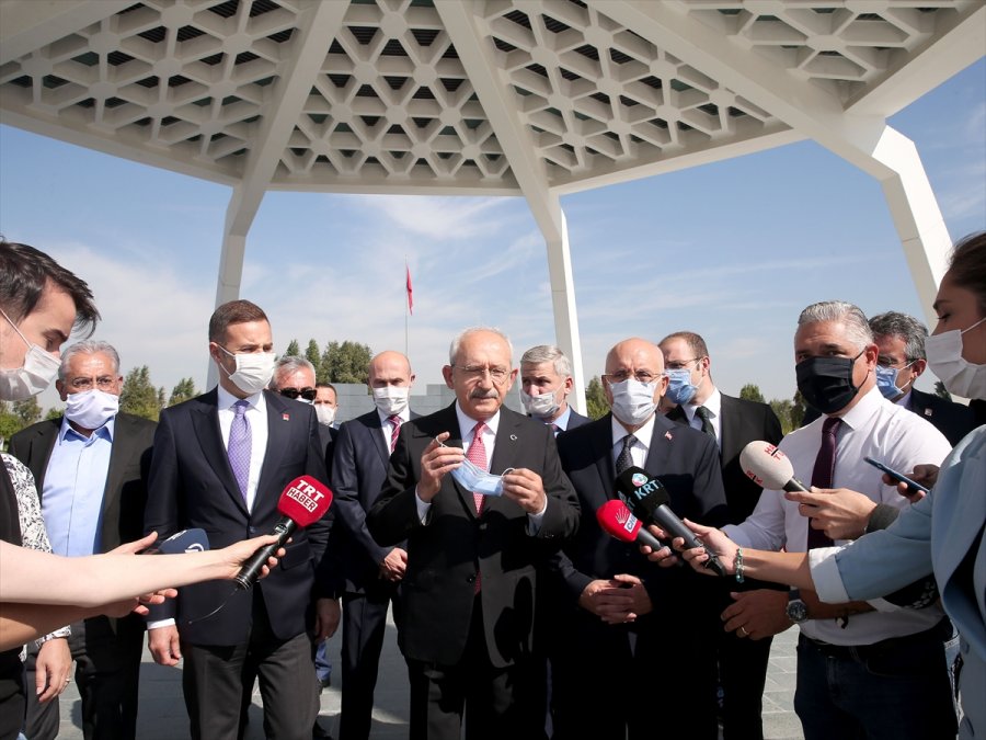 Chp Genel Başkanı Kılıçdaroğlu, Albay Reşat Çiğiltepe'nin Kabrini Ziyaret Etti