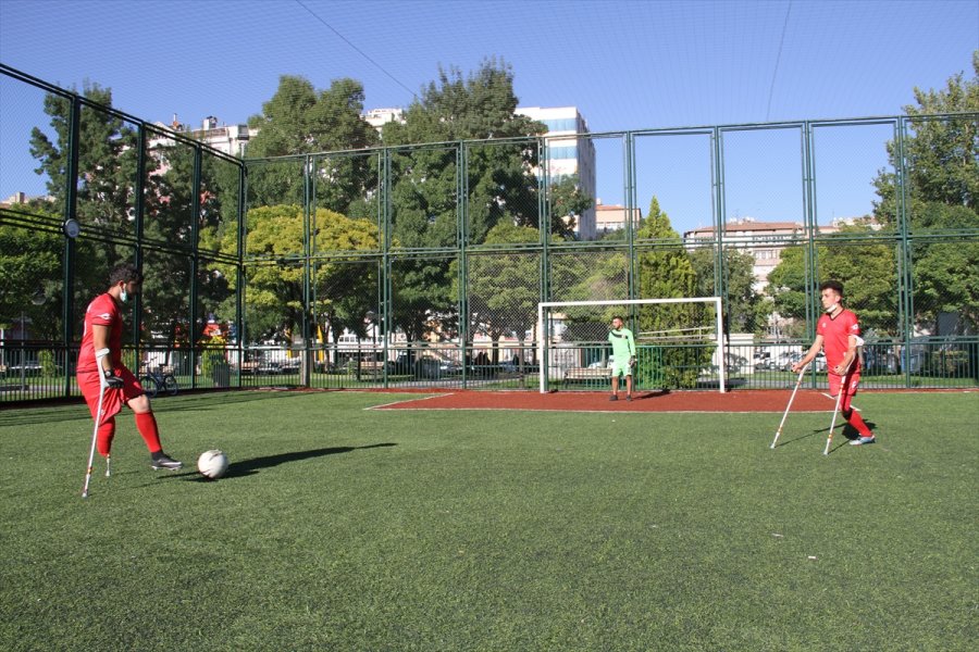 Kazada Bir Ayağını Kaybeden Ampute Futbolcunun Milli Takım Hayali