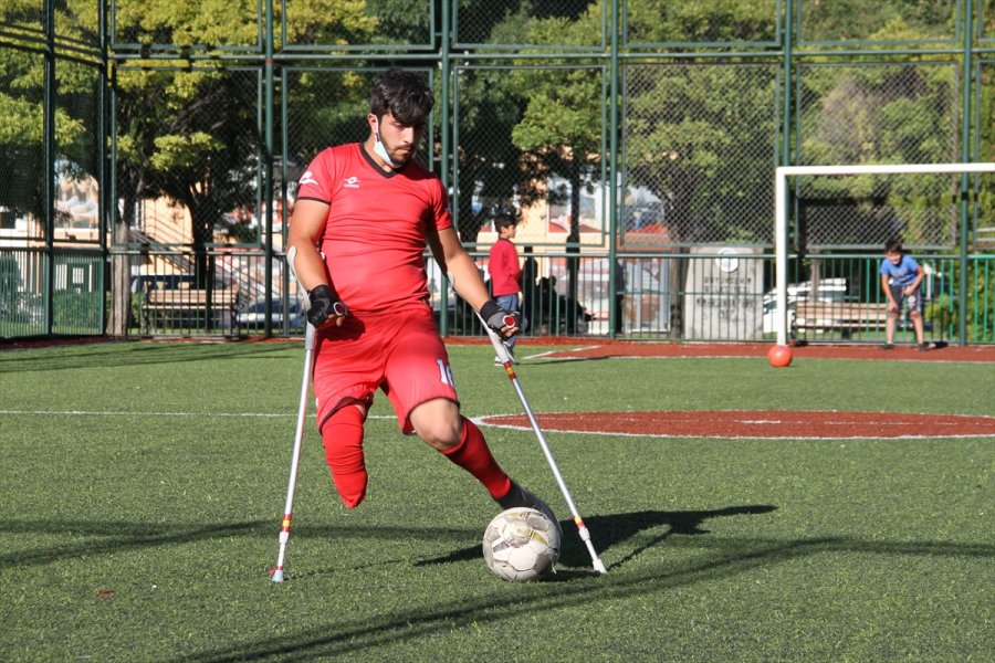 Kazada Bir Ayağını Kaybeden Ampute Futbolcunun Milli Takım Hayali