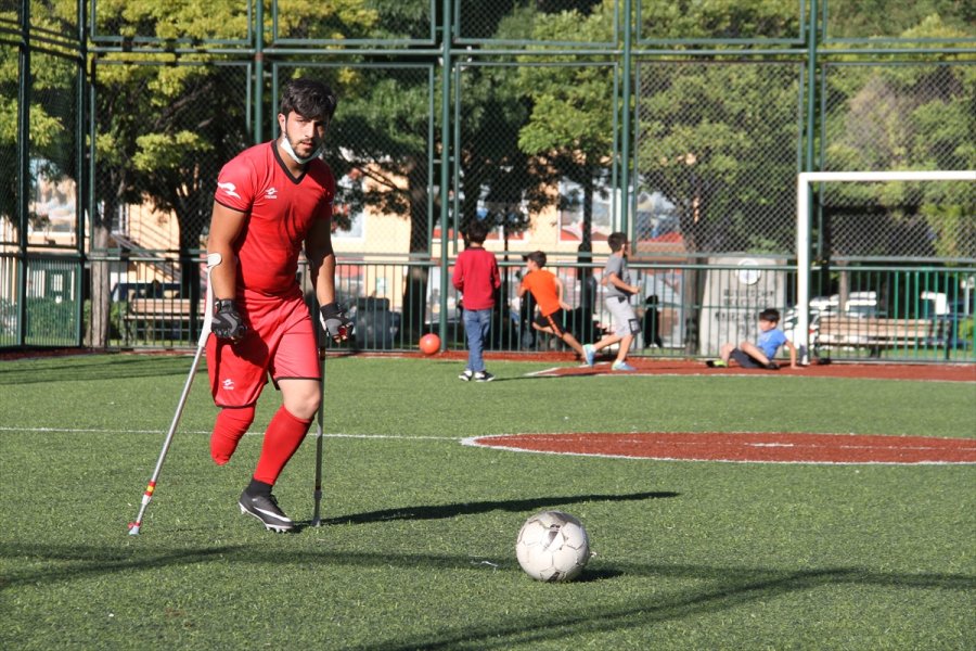 Kazada Bir Ayağını Kaybeden Ampute Futbolcunun Milli Takım Hayali