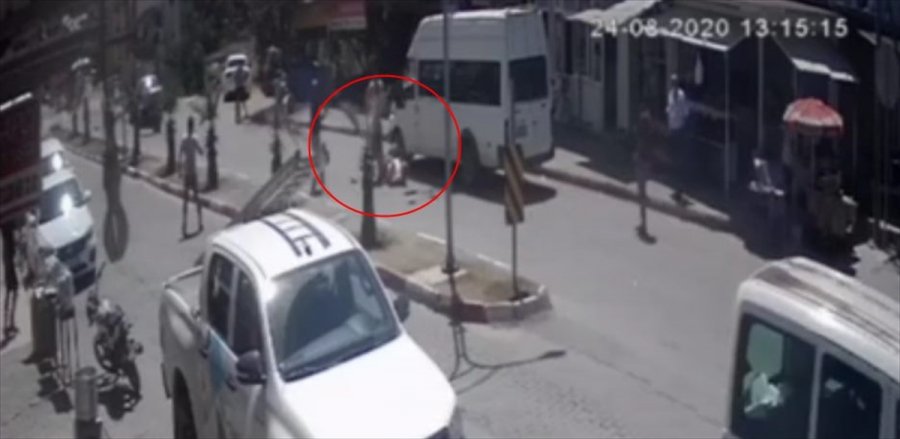Mersin'de Özel Güvenlik Görevlisi, Babasını Bıçaklayarak Öldürdü