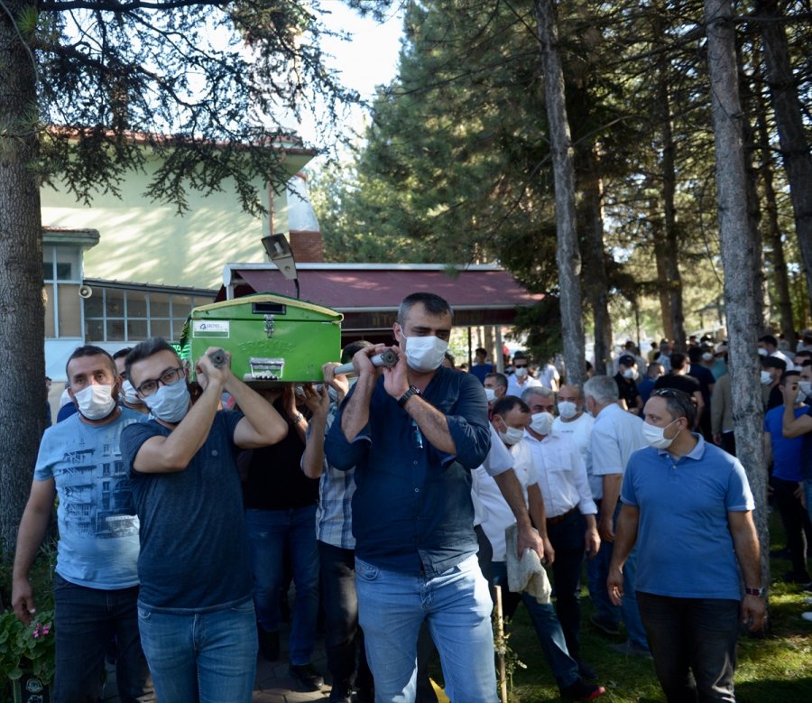 Güncelleme - Eskişehir'de Devrilen Servis Otobüsündeki 2 İşçi Öldü