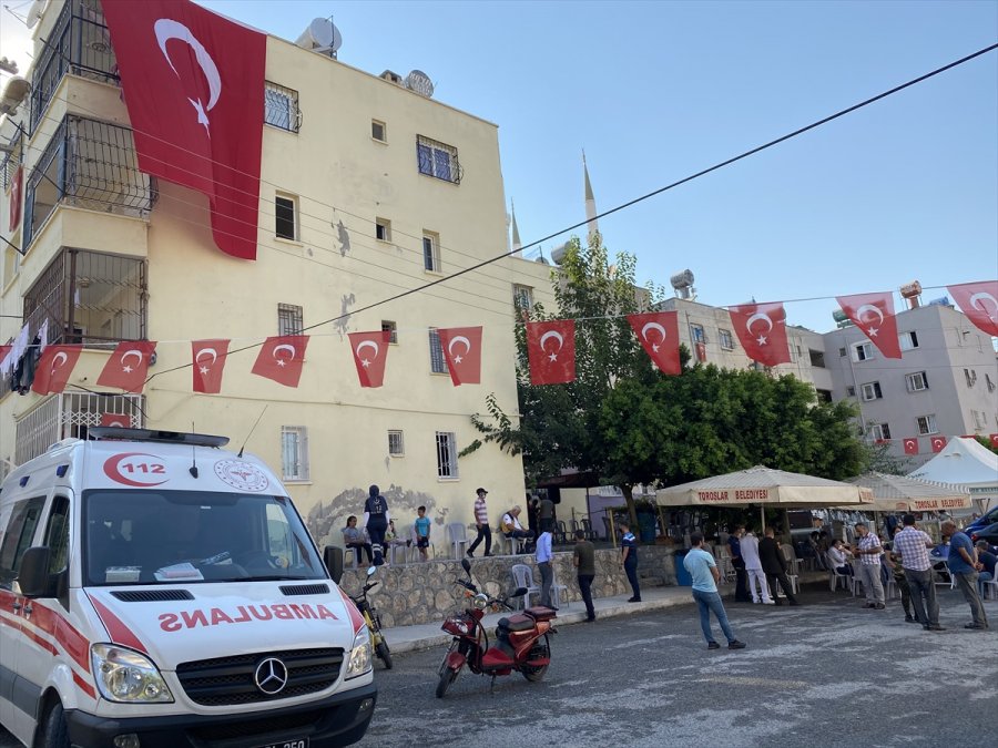 Ağrı'da Şehit Edilen Uzman Çavuşun Mersin'deki Ailesine Şehadet Haberi Verildi