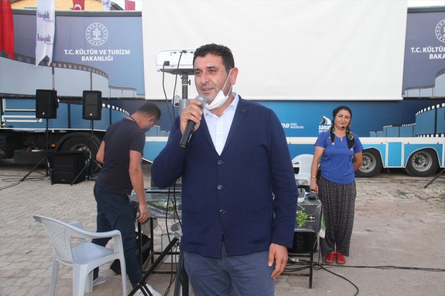 Hüyük'te Açık Havada Sinema