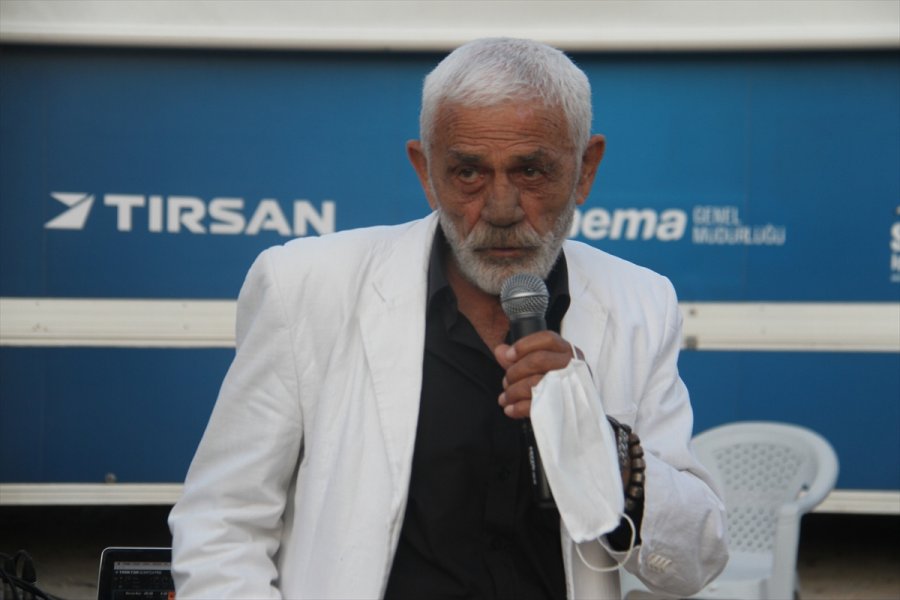 Hüyük'te Açık Havada Sinema