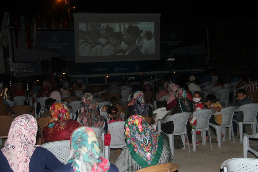 Hüyük'te Açık Havada Sinema