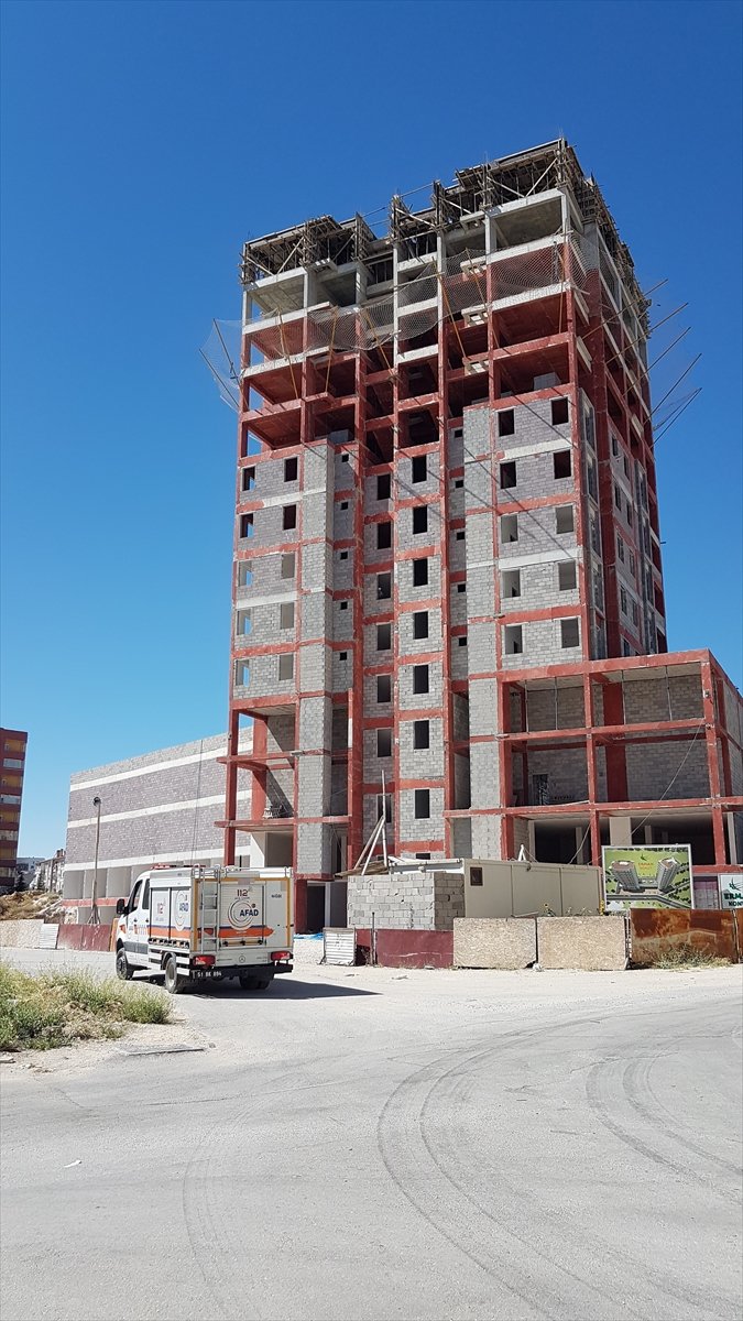 İnşaattaki Güvenlik Filesi İşçinin Hayatını Kurtardı