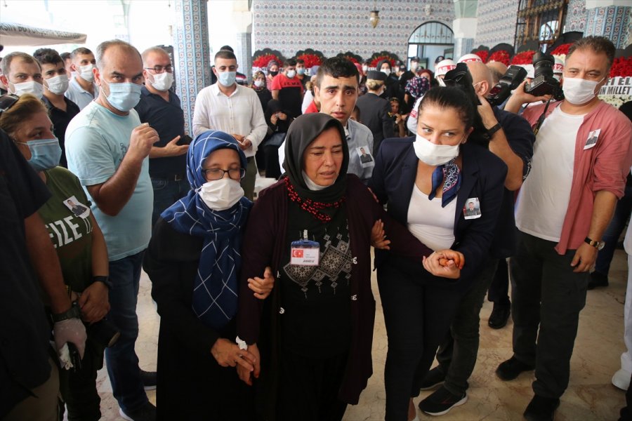 Şehit Piyade Uzman Çavuş İdris Şahin Son Yolculuğuna Uğurlandı